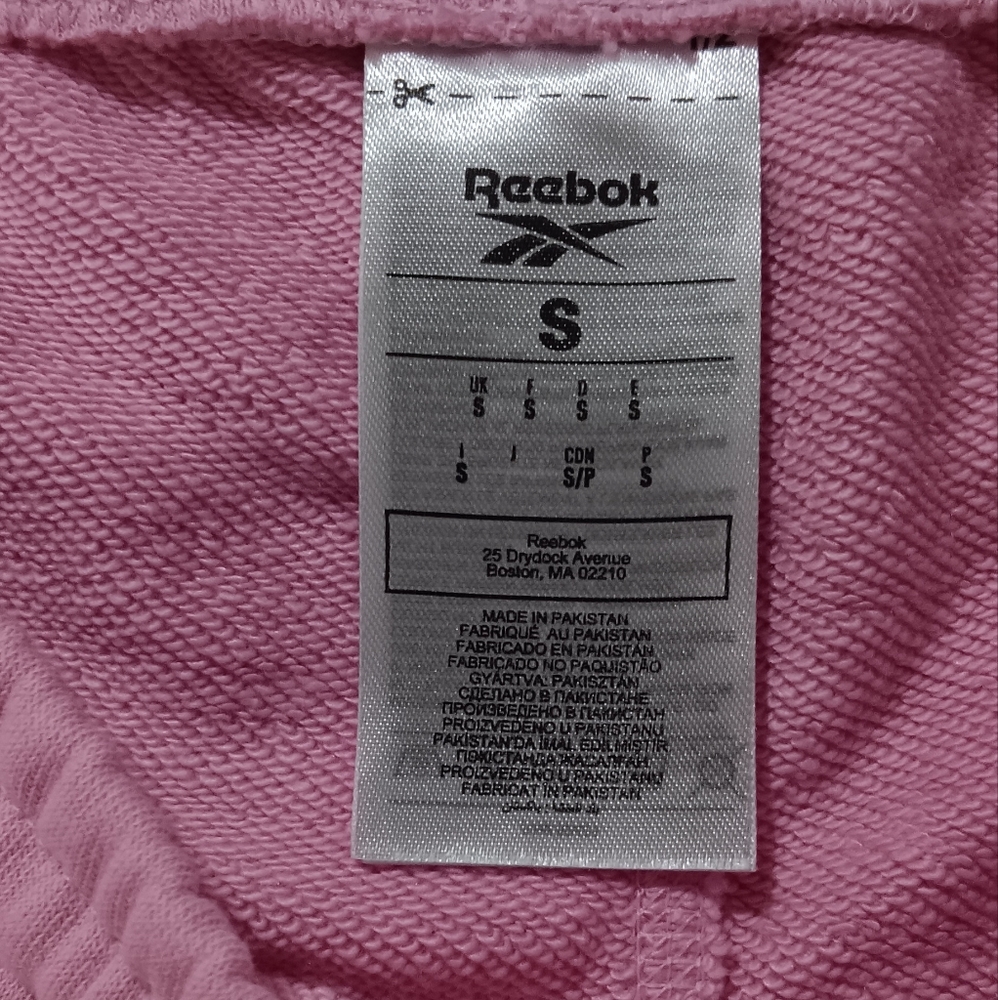 Reebok Women's Pink Shorts ๐ - Picture 3 of 3